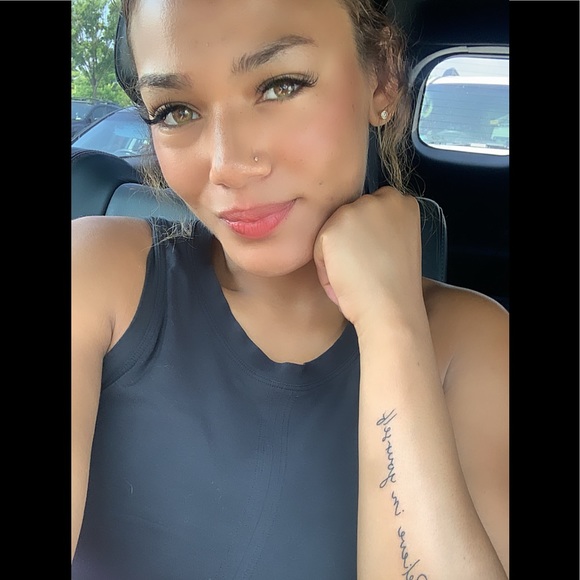 Meet your posher :) - Picture 5 of 11